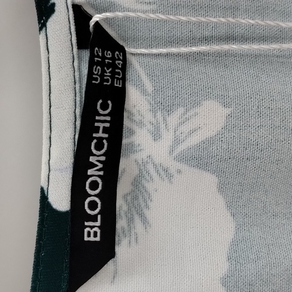 BloomChic faux wrap but has elastic waist dress size 12 green white floral - Picture 4 of 8